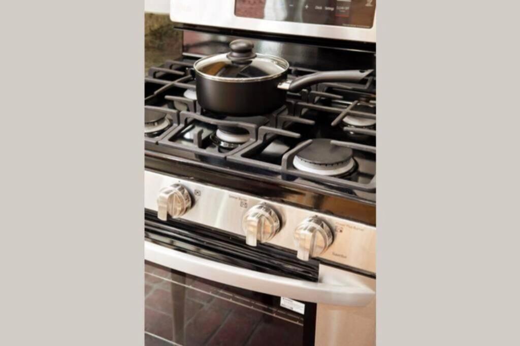 The Art Capital Hill With Hot Tub Apartamento Washington
