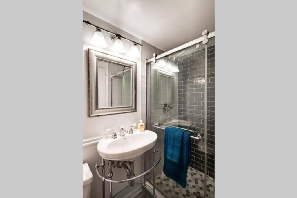 The Art Capital Hill With Hot Tub Apartamento Washington